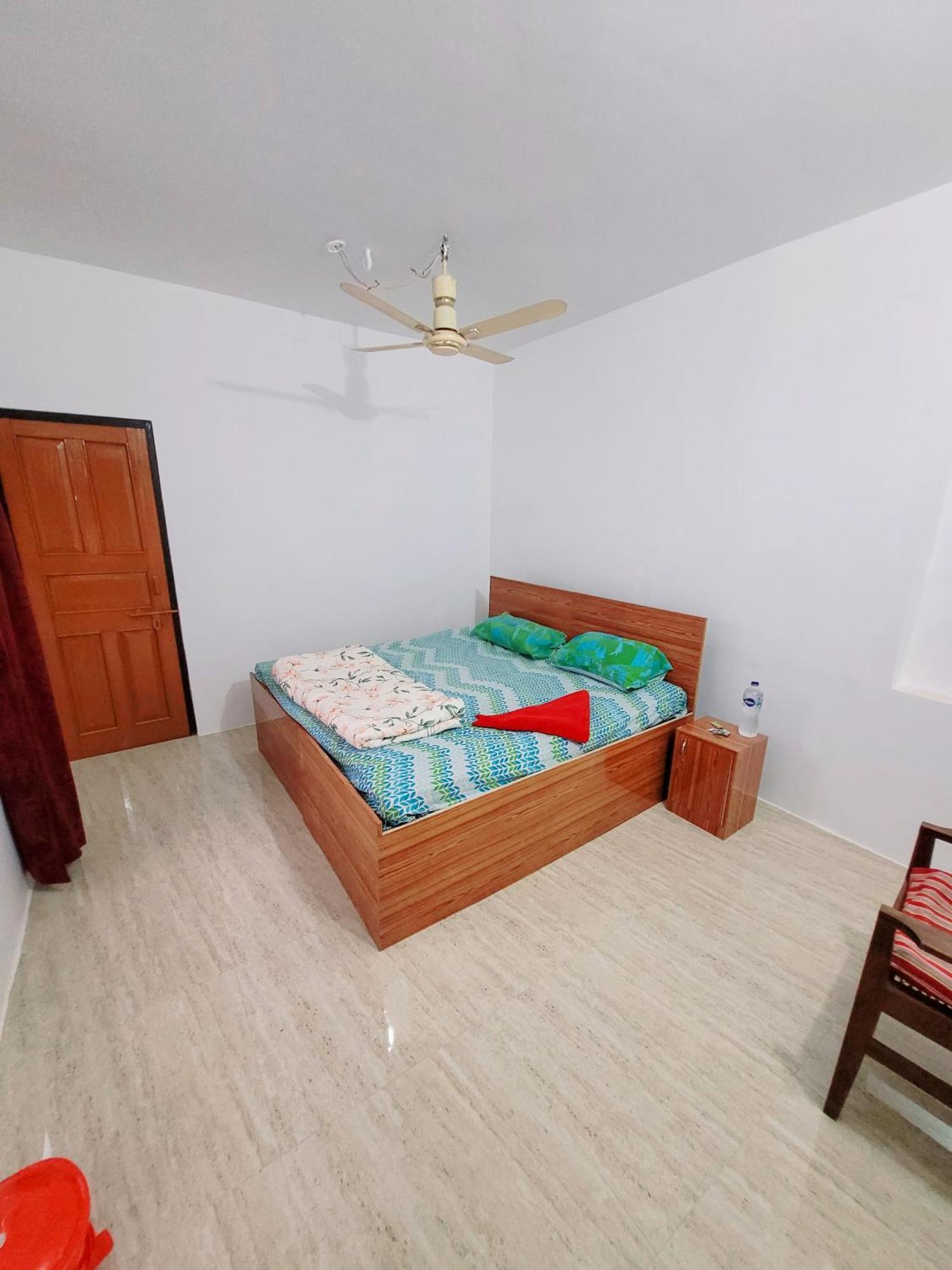 Pushpa Vatika Hotel Faizabad Exterior photo